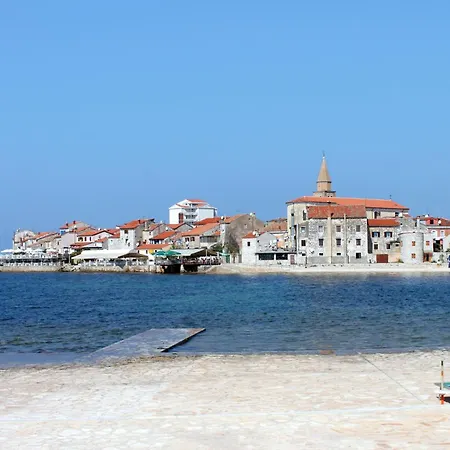 By The Sea - 22536 * Umag
