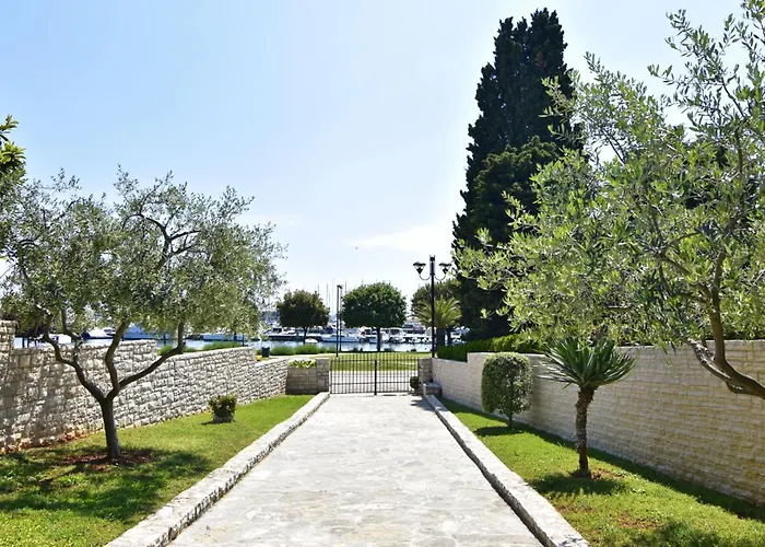 By The Sea - 22536 우마그